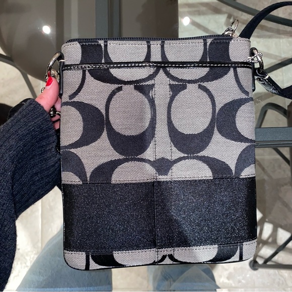 Coach Crossbody Bag - Picture 4 of 7